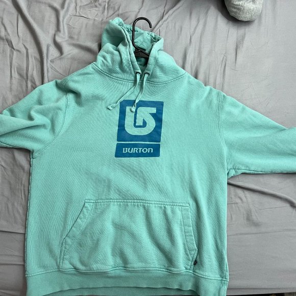 Burton Logo Vertical Fill Pullover Hoodie (Item: bt3lvfp06ca15) - Picture 2 of 4